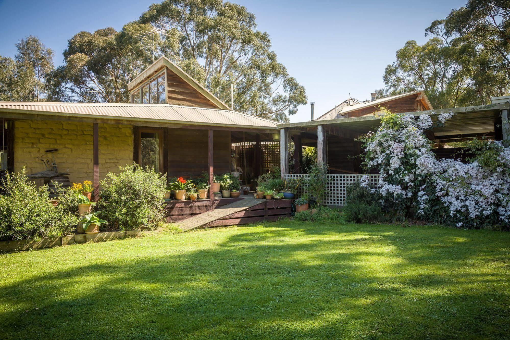 The Burrow At Wombat Bend Villa Dixons Creek Exterior photo